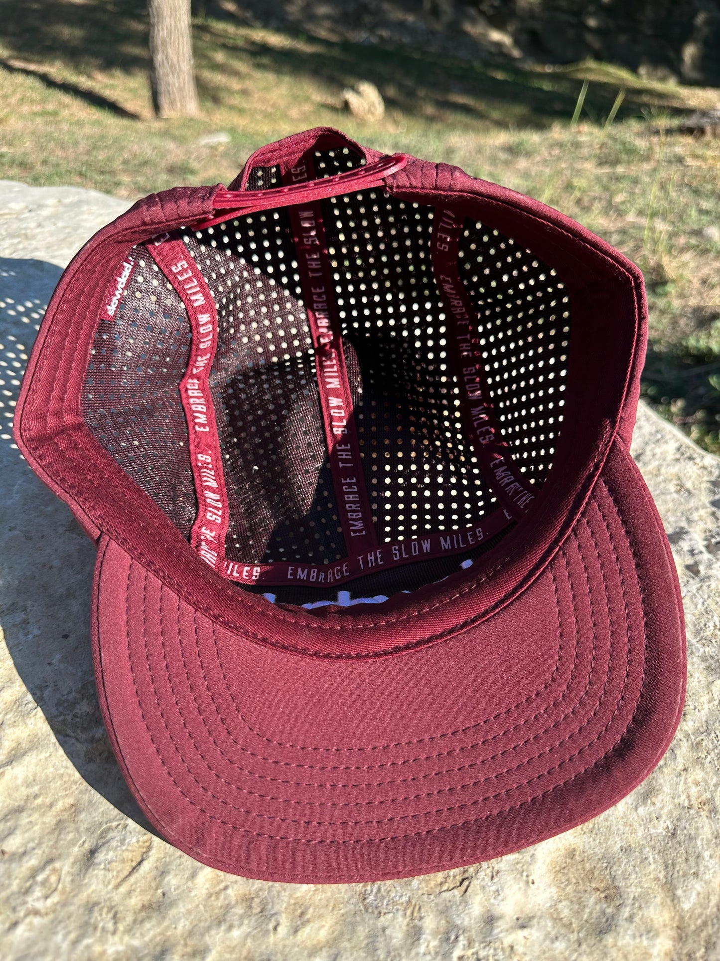 Signature 5 Panel Run Cap V2 - Maroon