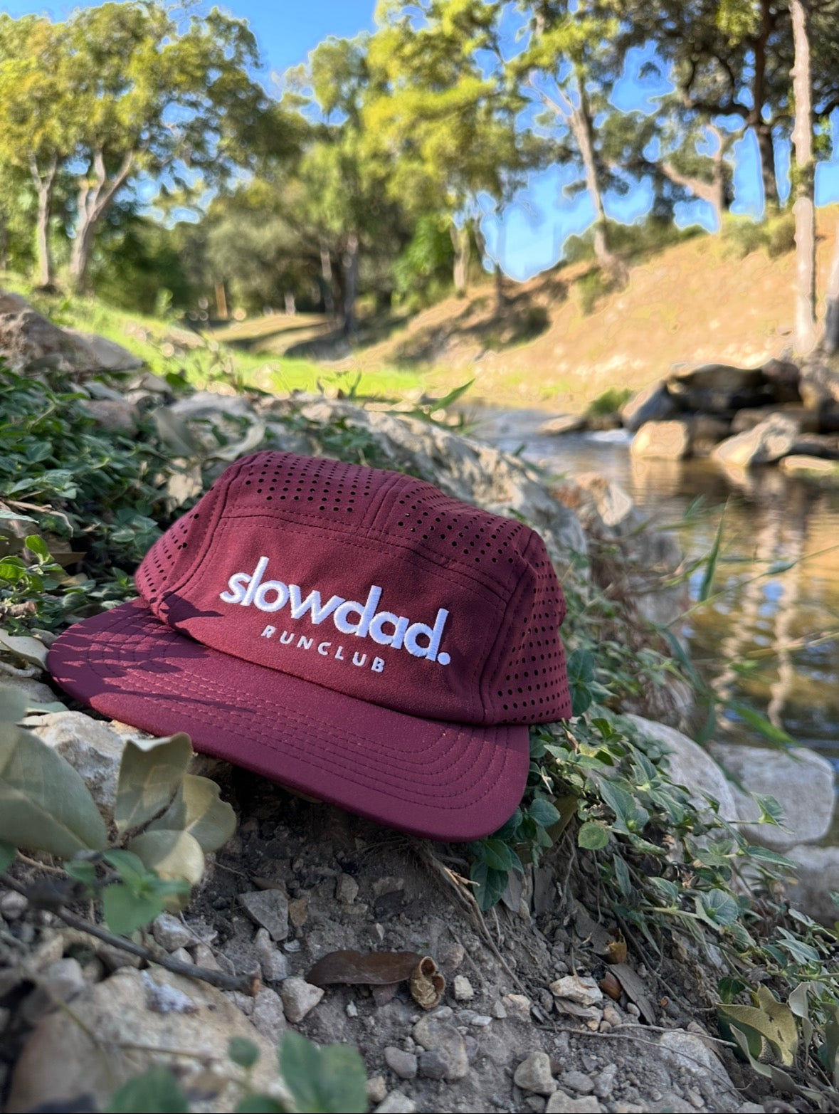 Signature 5 Panel Run Cap V2 - Maroon