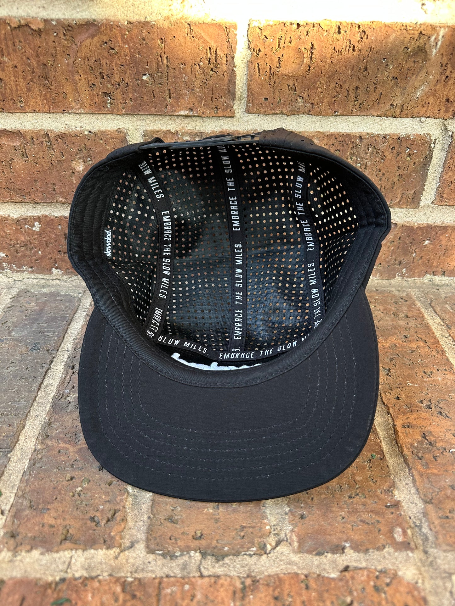 Signature 5 Panel Run Cap V2 - Black